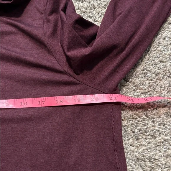Athleta Uptempo Long Sleeve Shirt size XL - Picture 7 of 7